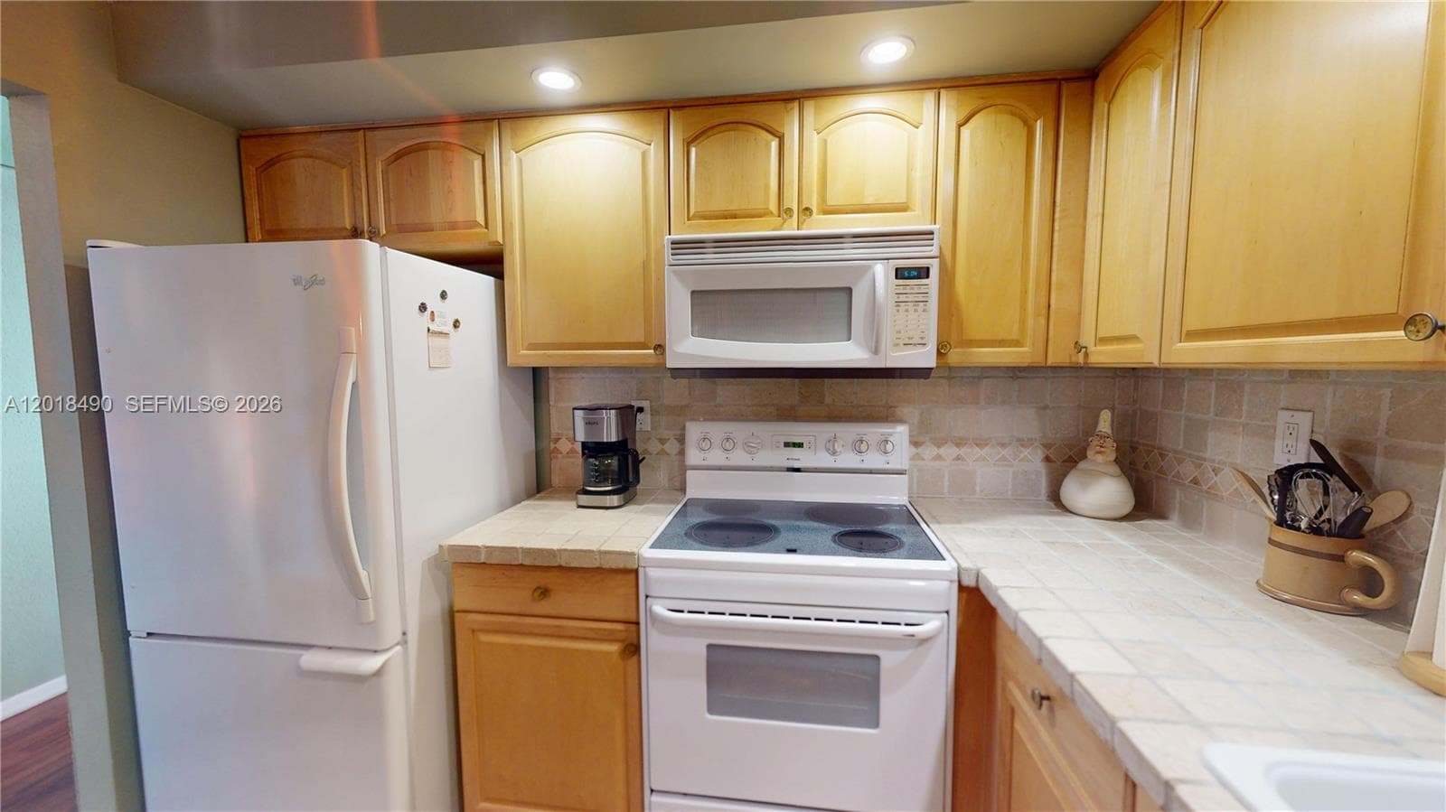 600 Three Islands Blvd 607 photo 16