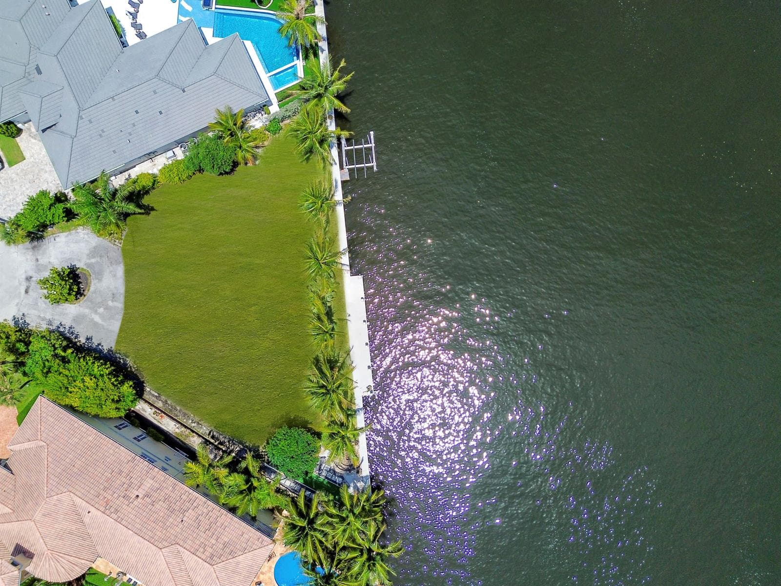 976 Banyan Drive photo 3