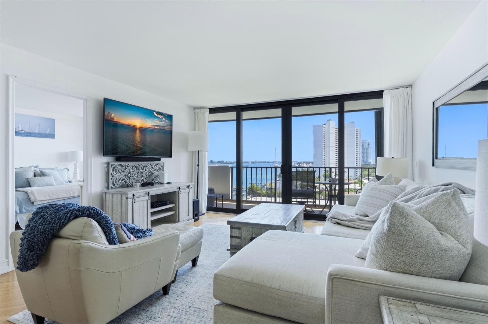 5600 N Flagler Drive Unit 910 photo 1