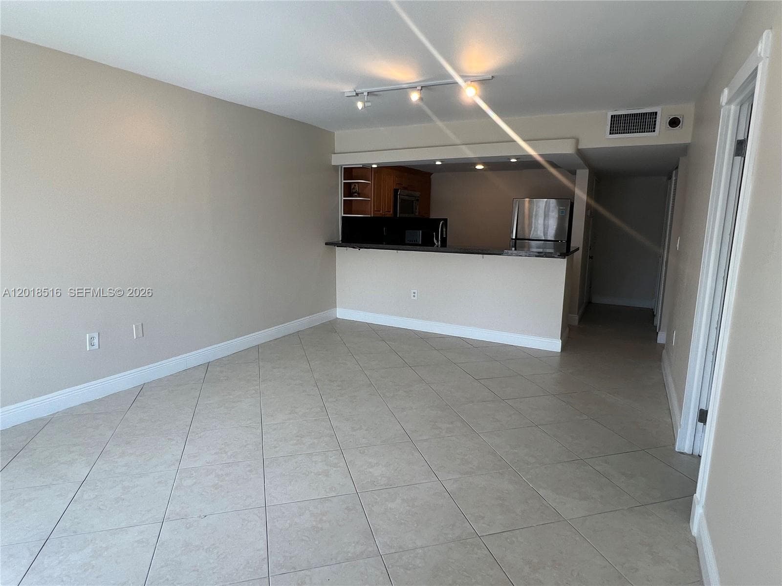 345 Ocean Dr 305 photo 4