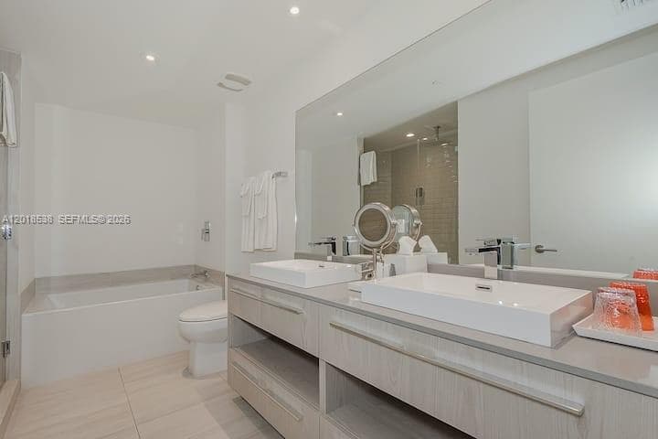 4010 Ocean Dr R2708 photo 16