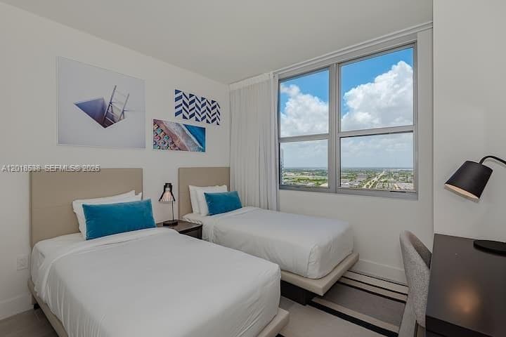 4010 Ocean Dr R2708 photo 12