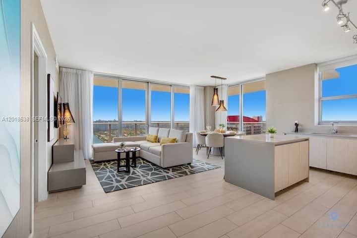 4010 Ocean Dr R2708 photo 1