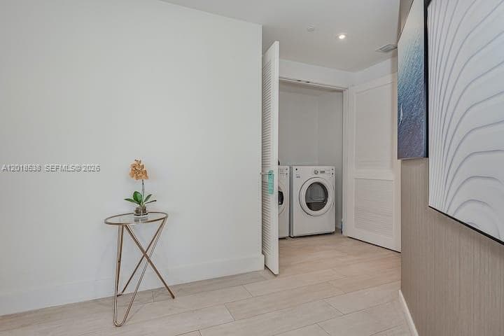 4010 Ocean Dr R2708 photo 18