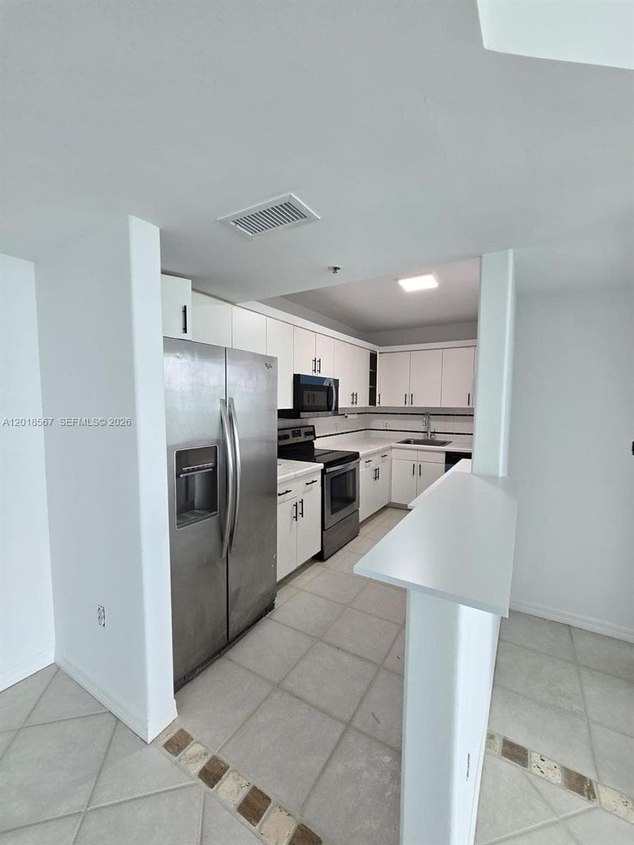800 Claughton Island Dr 402 photo 7