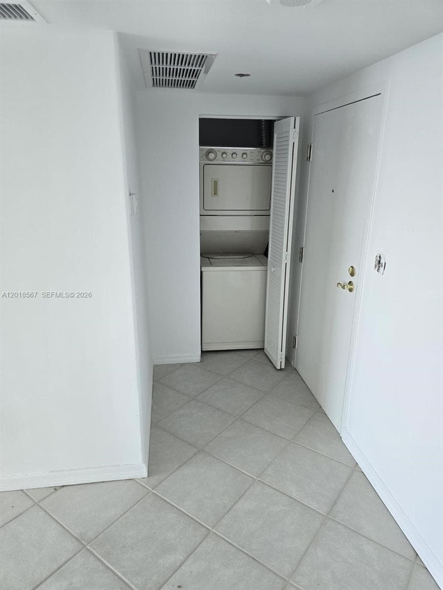 800 Claughton Island Dr 402 photo 8