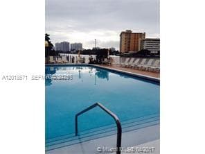 1833 Ocean Dr 805 photo 2