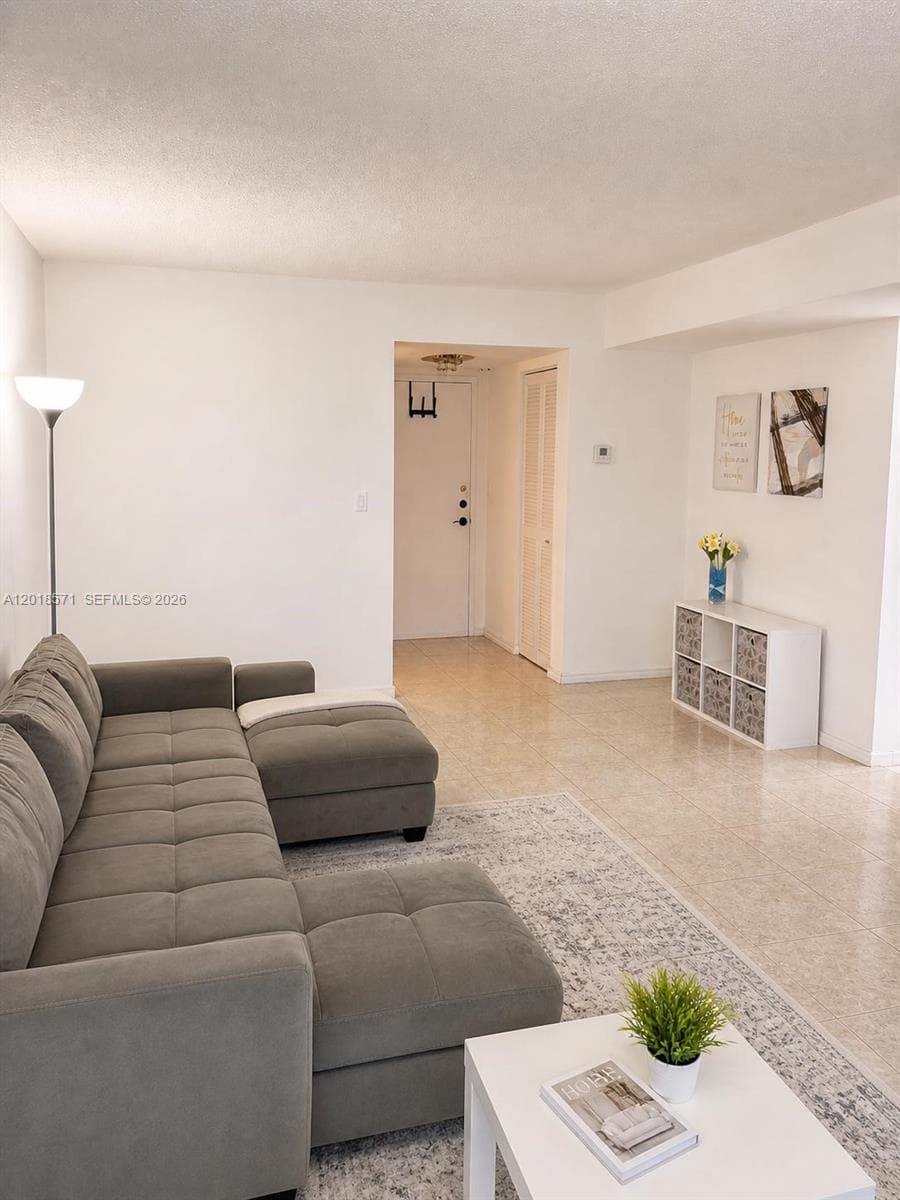 1833 Ocean Dr 805 photo 6