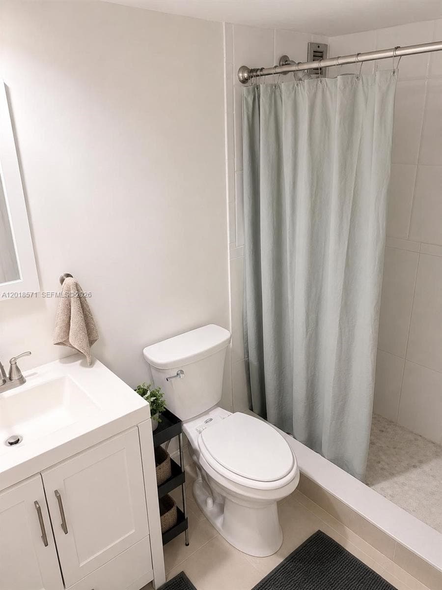 1833 Ocean Dr 805 photo 11