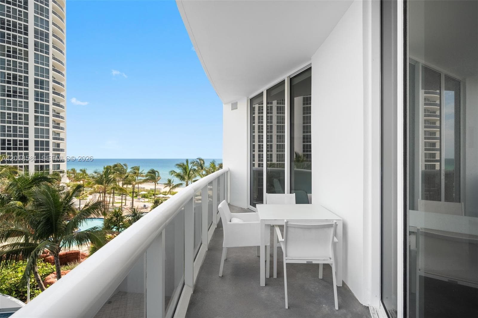 18101 Collins Ave 606 photo 2
