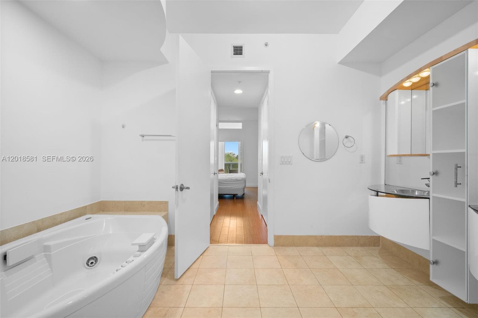 18101 Collins Ave 606 photo 7