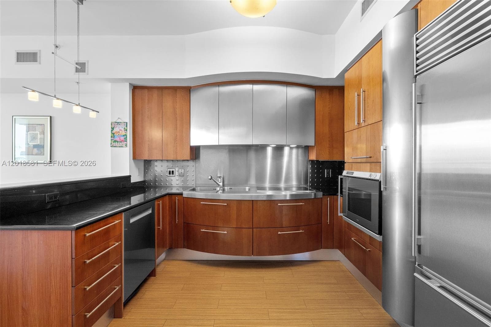 18101 Collins Ave 606 photo 5