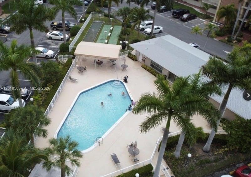 440 Paradise Isle Blvd 402 photo 19