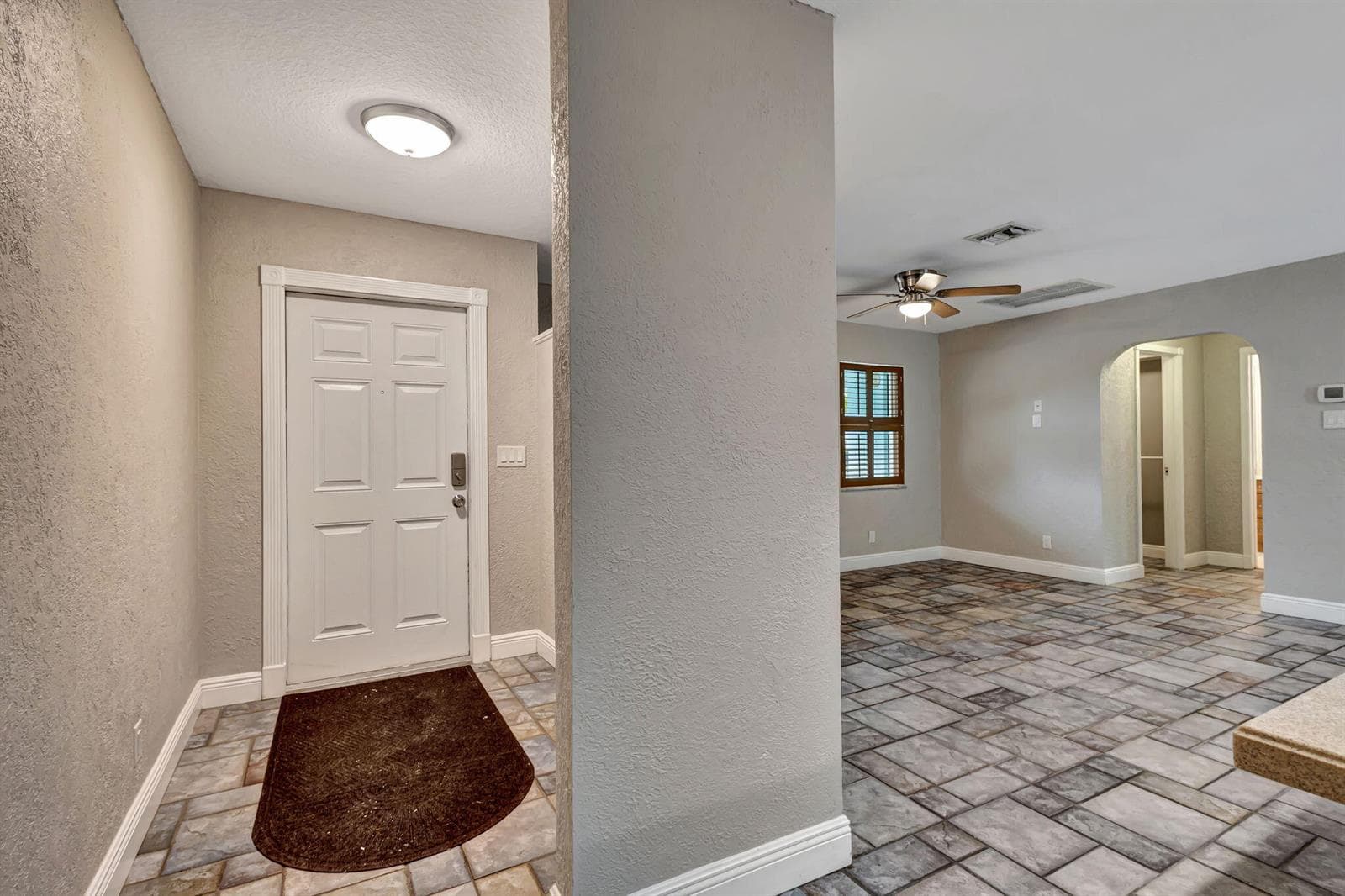 1402 Cormorant Road photo 3