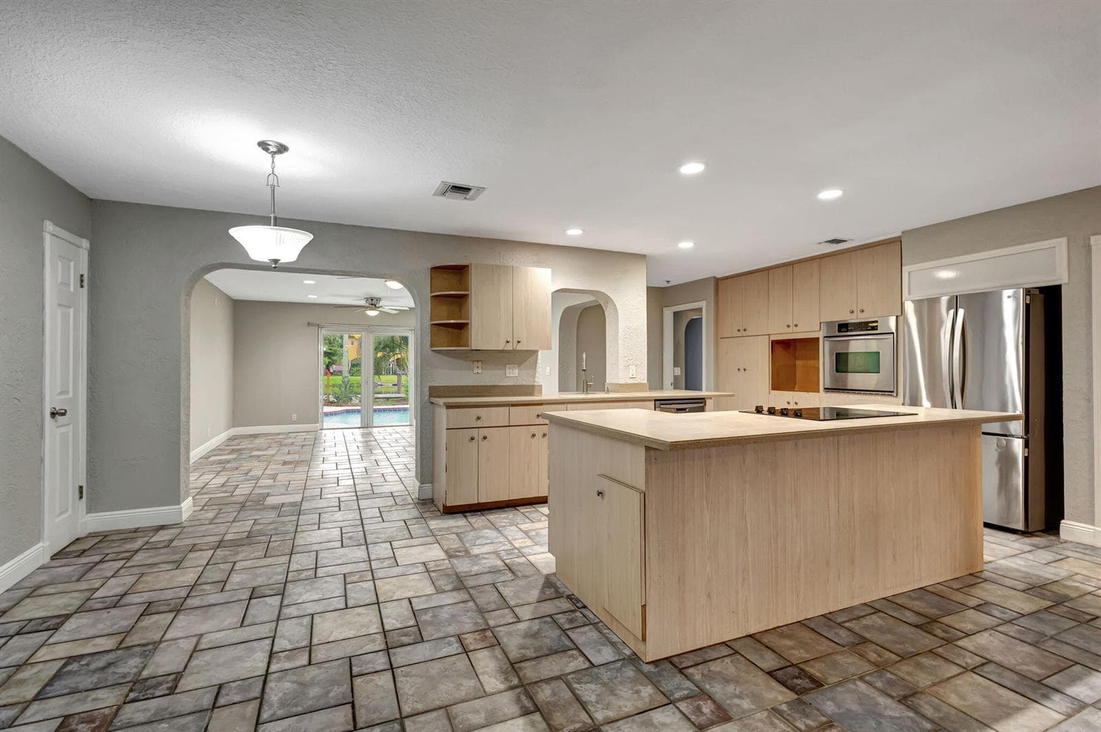 1402 Cormorant Road photo 5