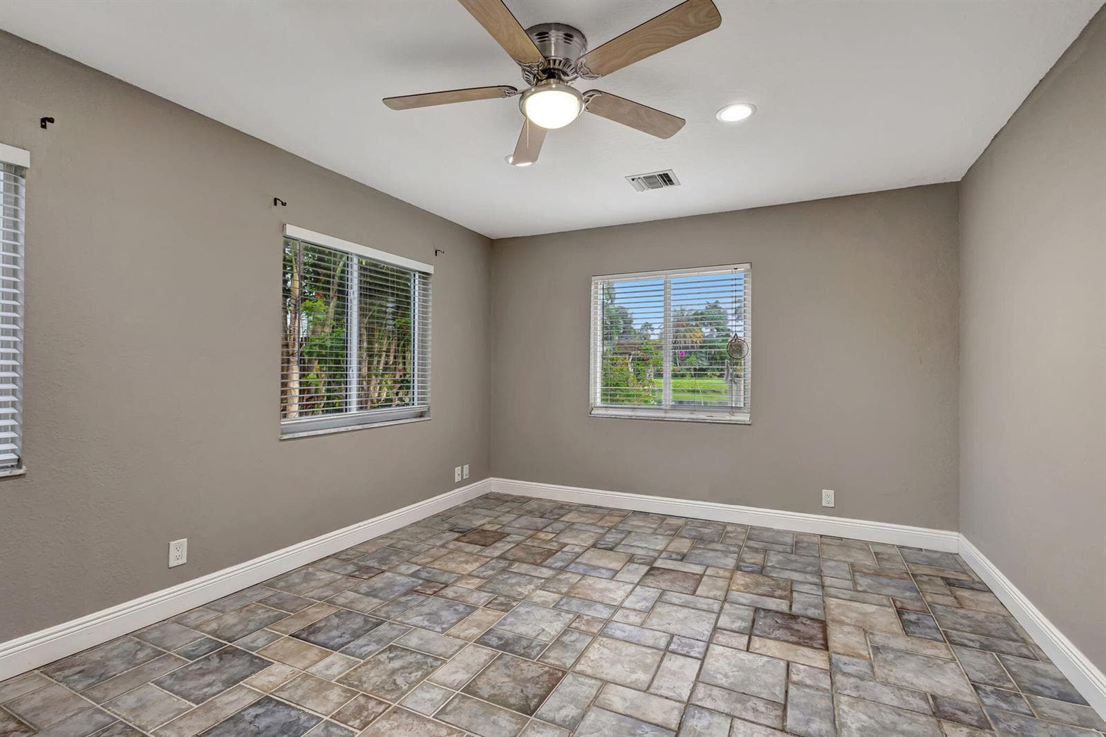 1402 Cormorant Road photo 20