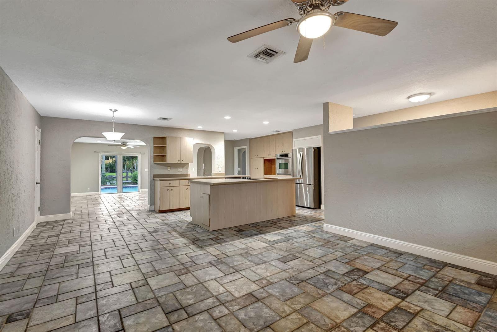 1402 Cormorant Road photo 9