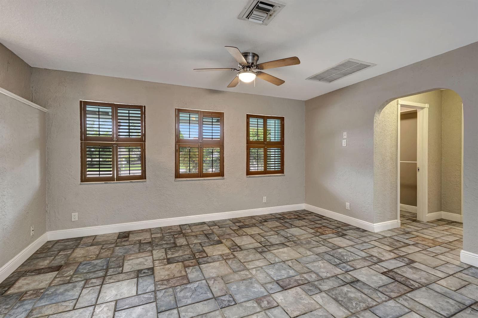 1402 Cormorant Road photo 10