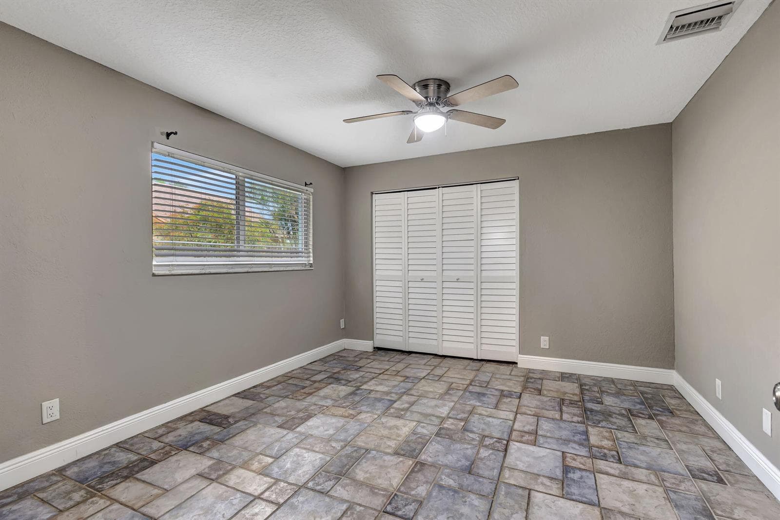 1402 Cormorant Road photo 19