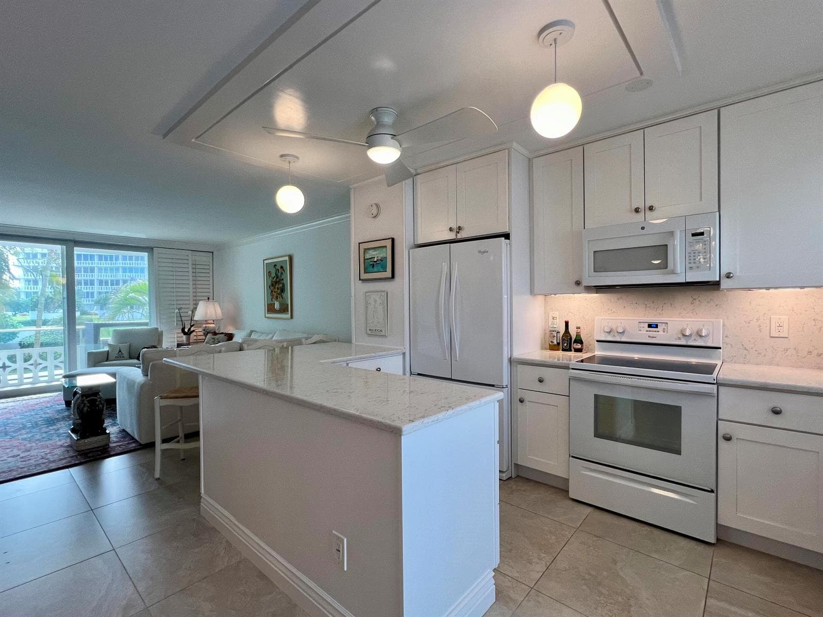 139 Sunrise Avenue 204 photo 12