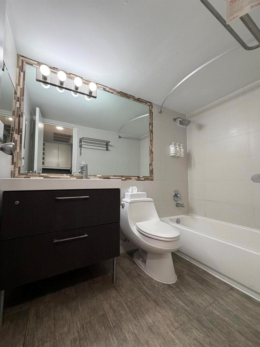 19201 Collins Avenue 1122 photo 15