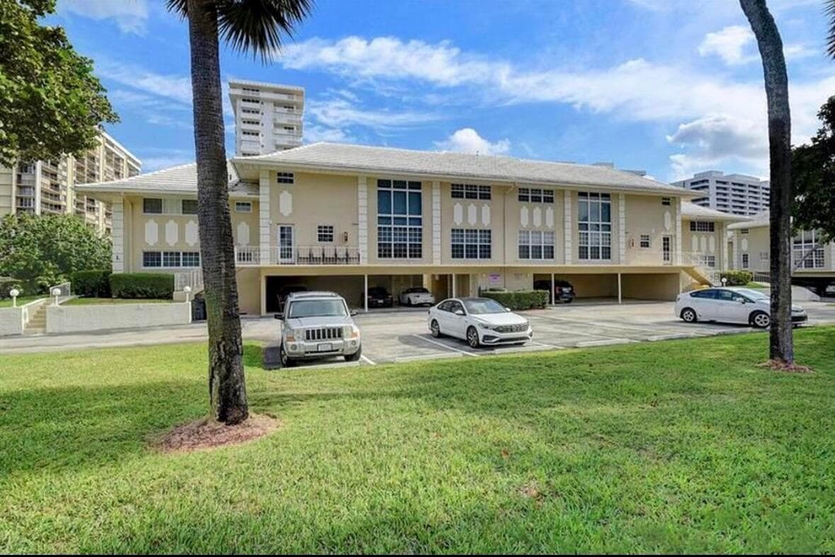 1299 S Ocean Boulevard L5 photo 1