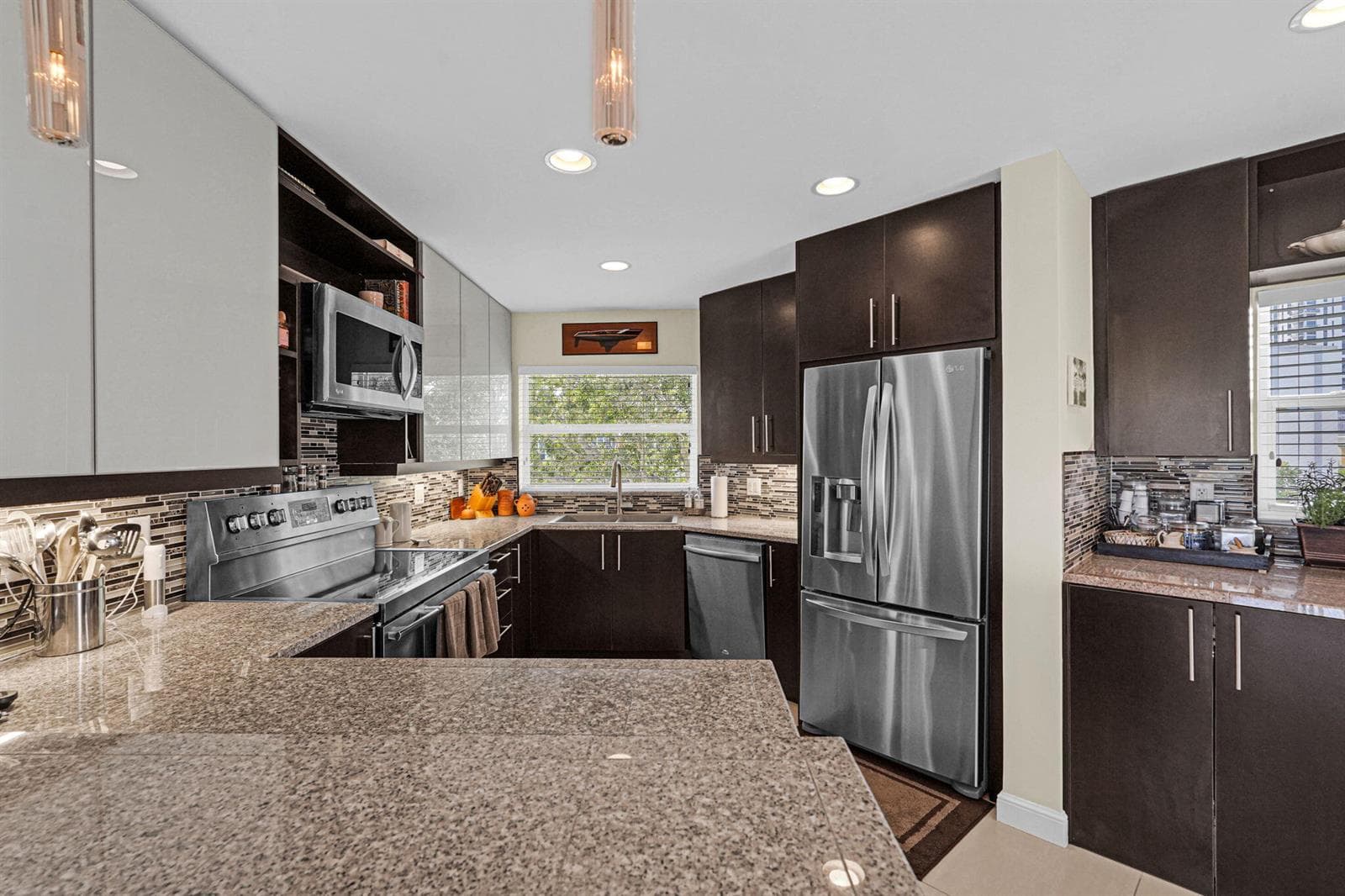 818 SE 4th Street 505 photo 7