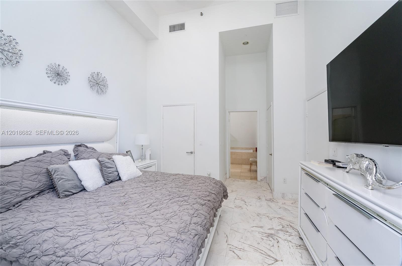 475 Brickell Ave 2209 photo 6