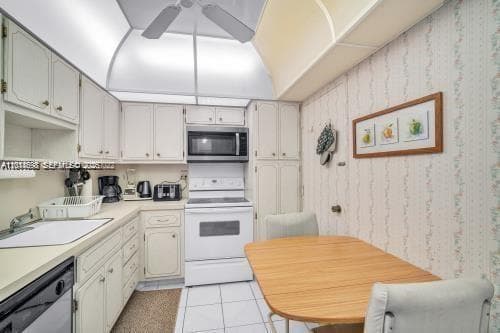 1950 Ocean Dr 4D photo 15