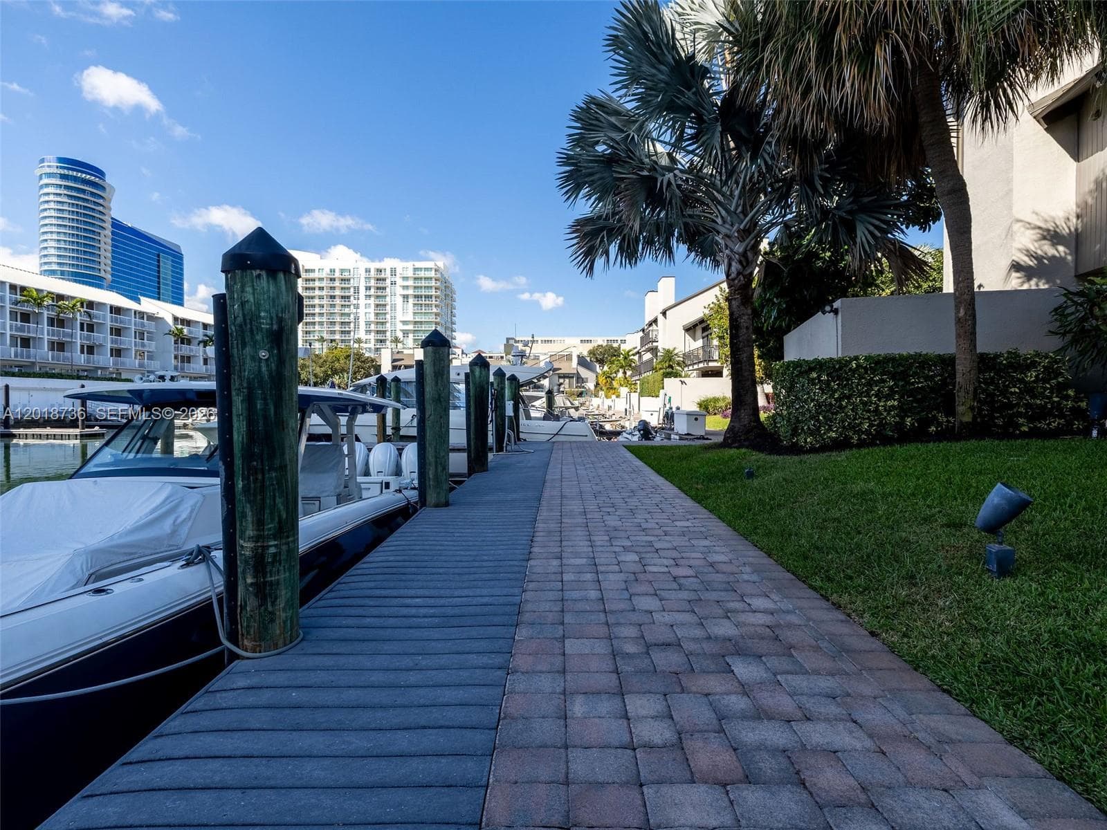 18 Port Side Dr 19C photo 5