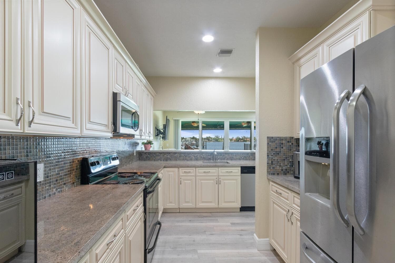 316 N Lake Drive photo 9
