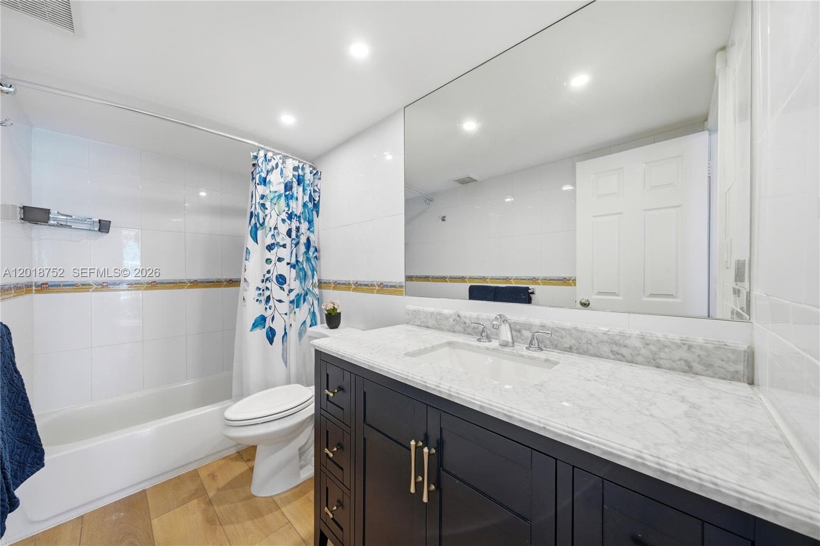 5401 Collins Ave 102 photo 16