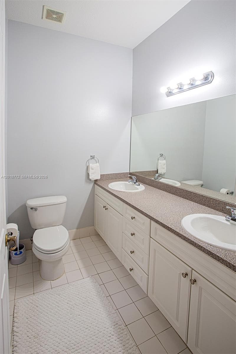 2412 Venetian Way 2412 photo 23