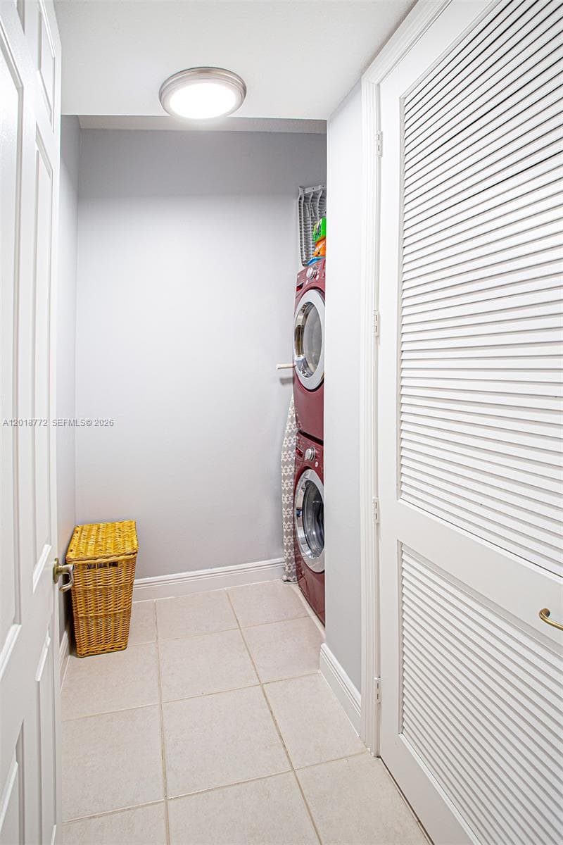 2412 Venetian Way 2412 photo 17
