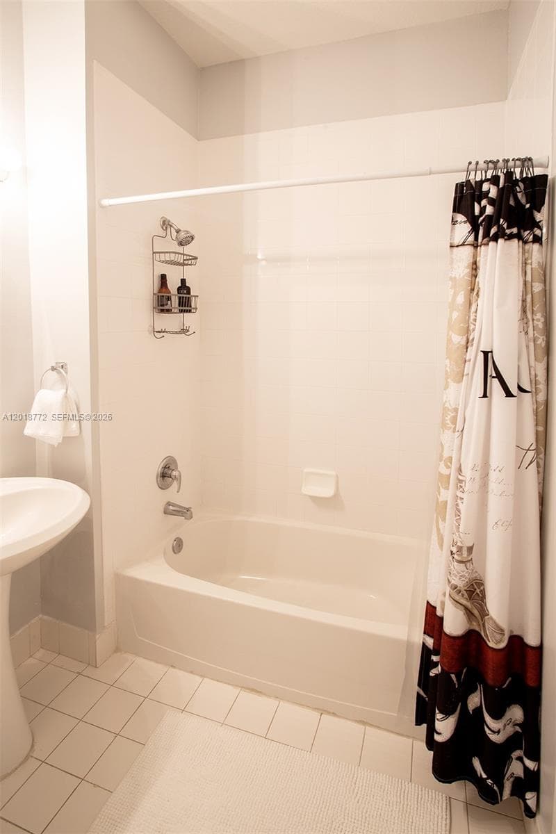 2412 Venetian Way 2412 photo 15