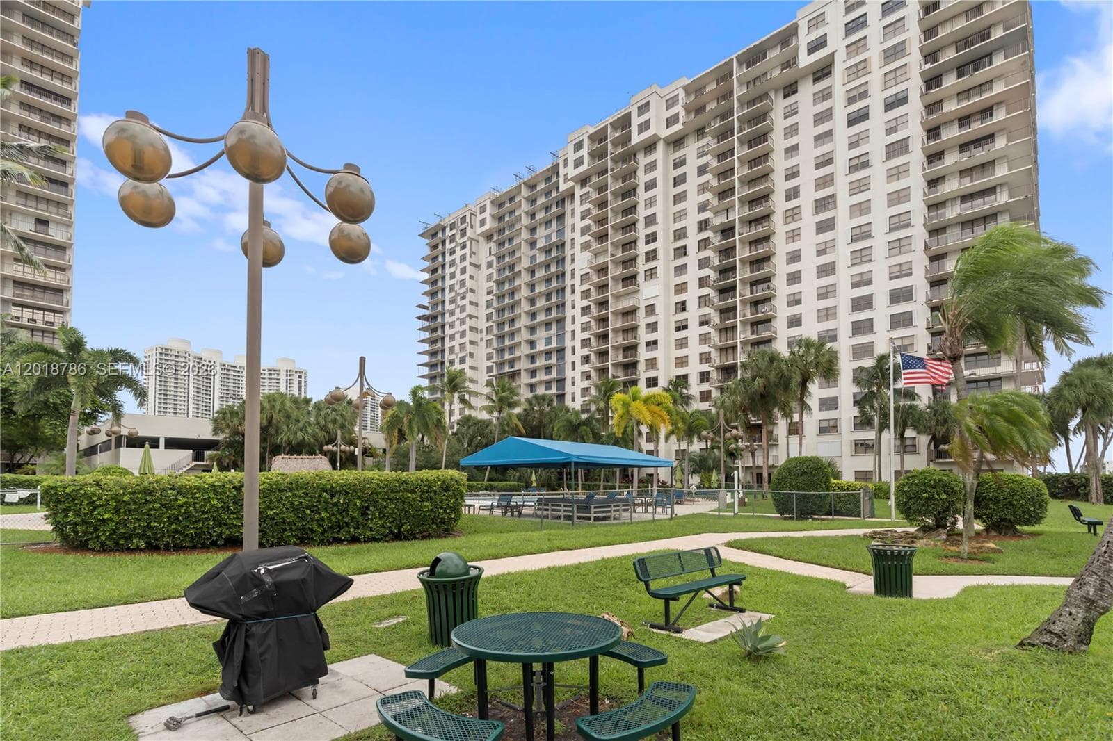 18151 31st Ct 305 photo 1