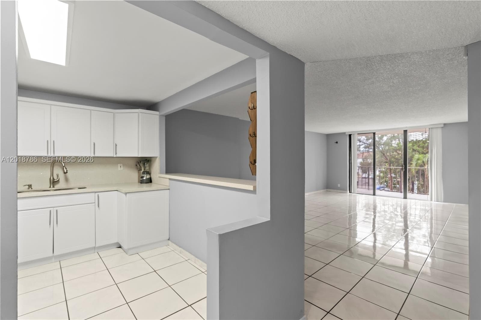 18151 31st Ct 305 photo 9