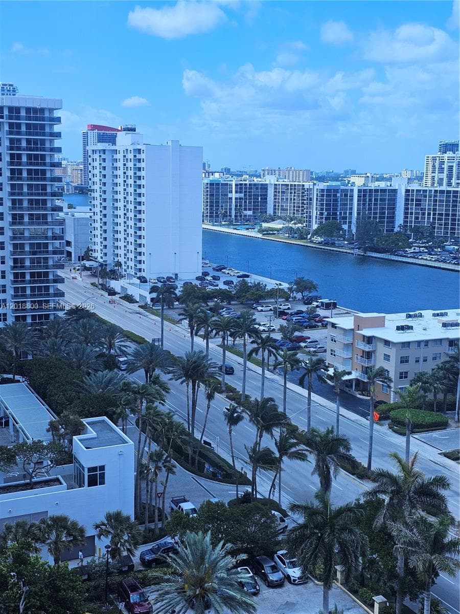 2501 OCEAN DR 1533 photo 16