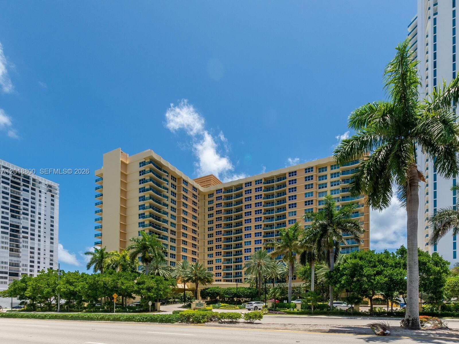2501 OCEAN DR 1533 photo 1