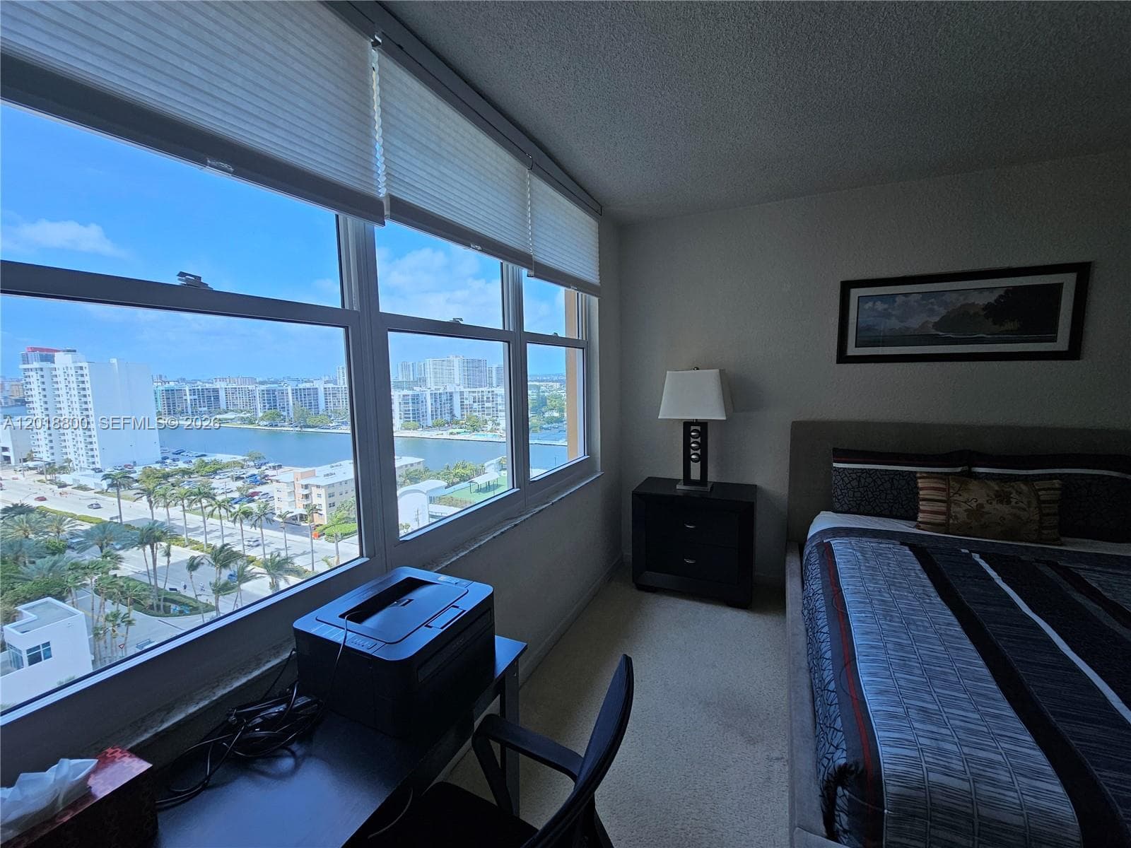 2501 OCEAN DR 1533 photo 5