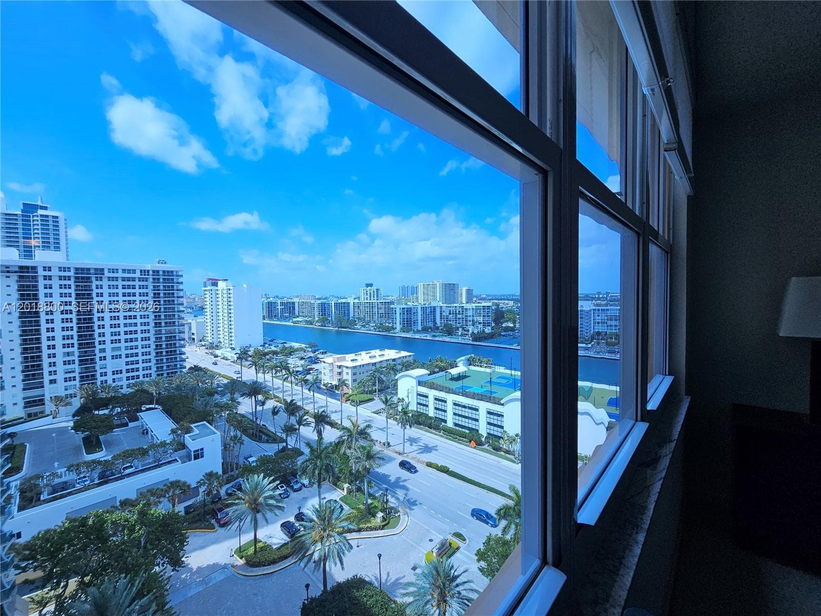 2501 OCEAN DR 1533 photo 15