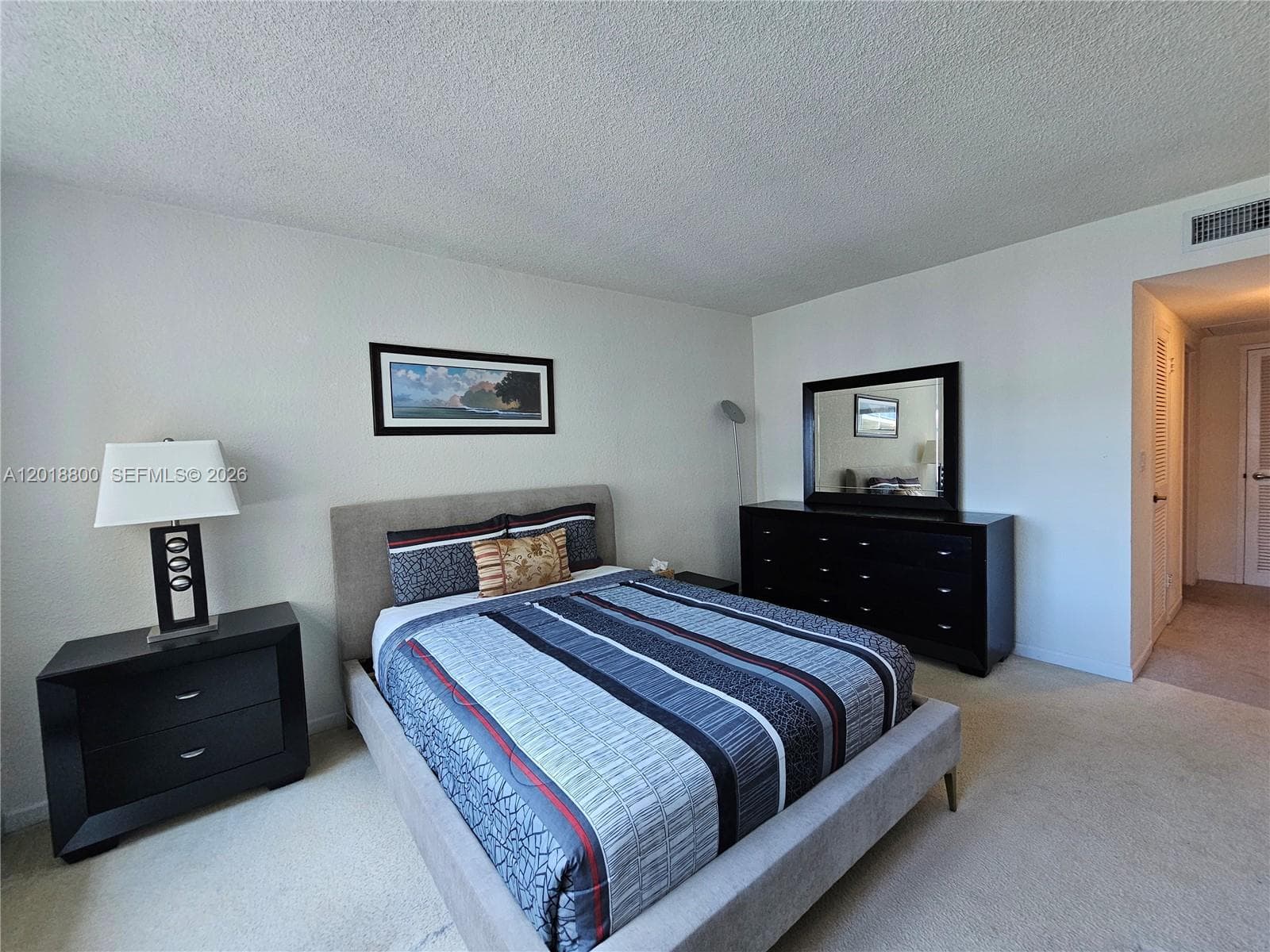 2501 OCEAN DR 1533 photo 4