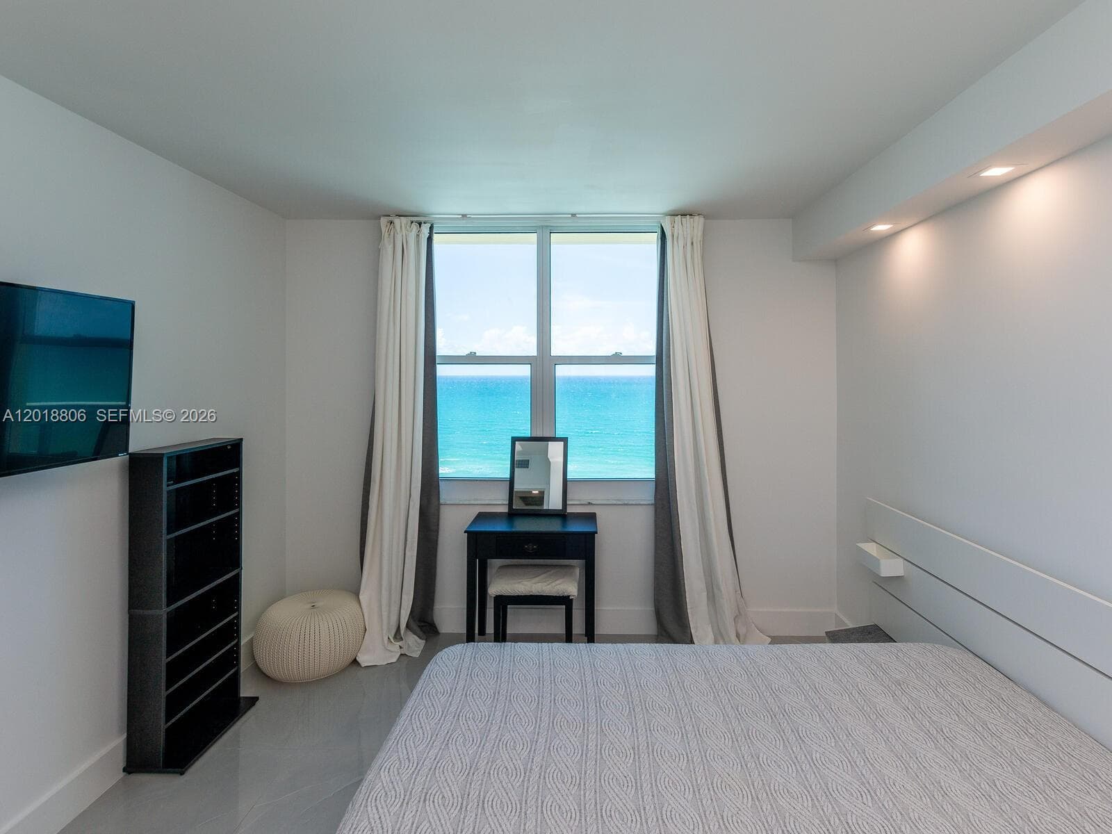 2501 Ocean Dr 1525 photo 7