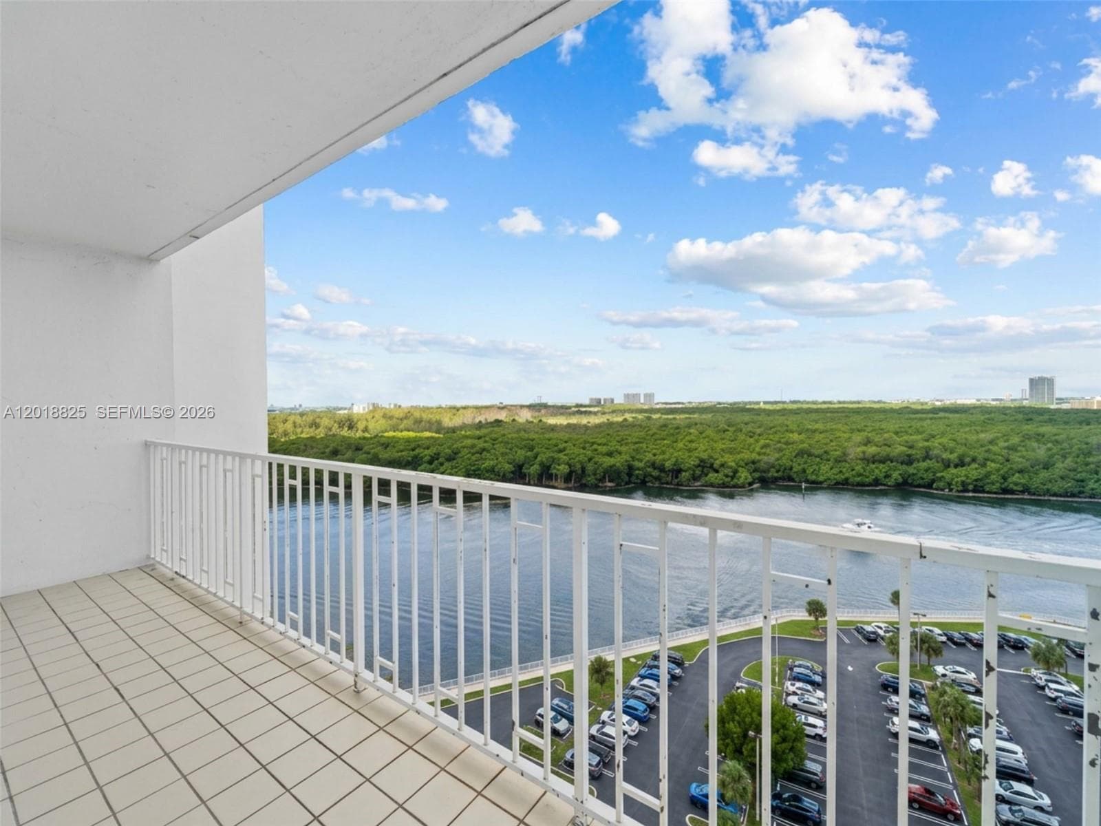 500 Bayview Dr 1421 photo 1