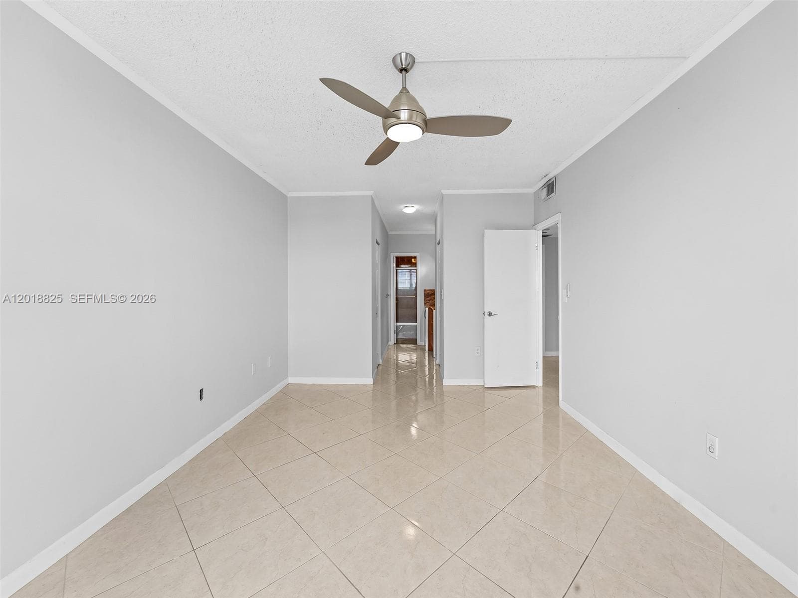 500 Bayview Dr 1421 photo 9