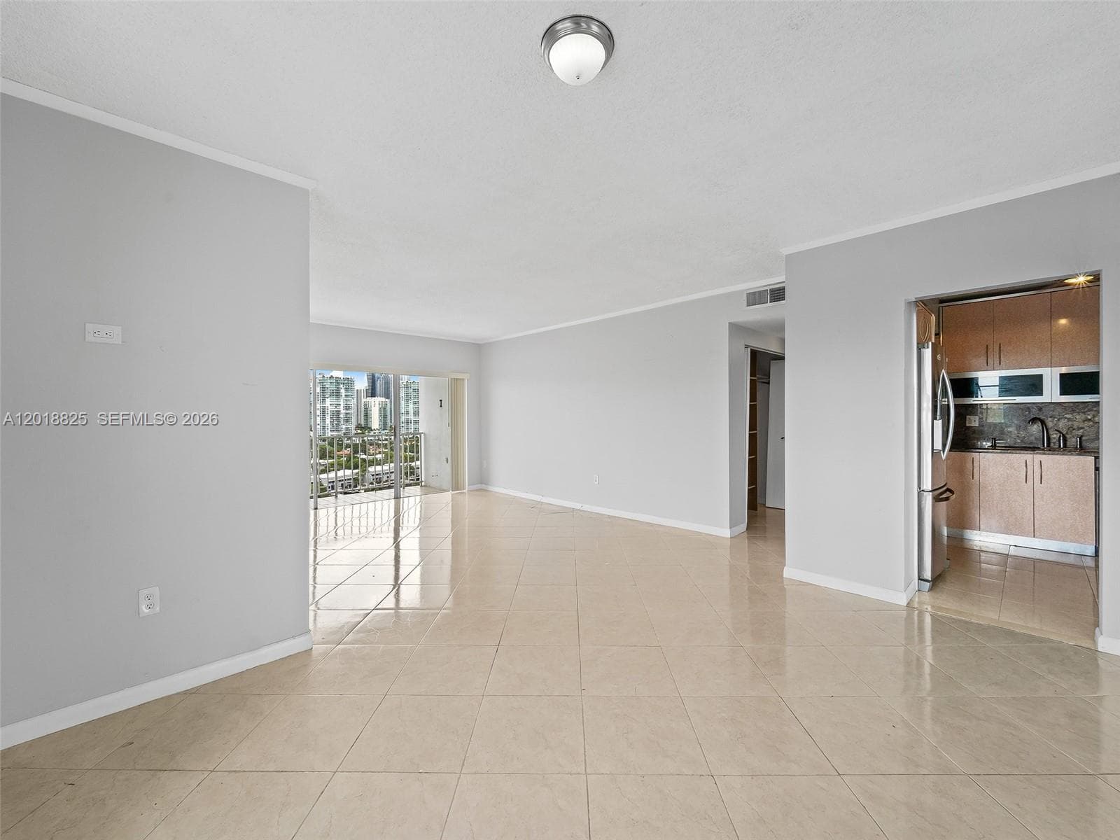 500 Bayview Dr 1421 photo 14