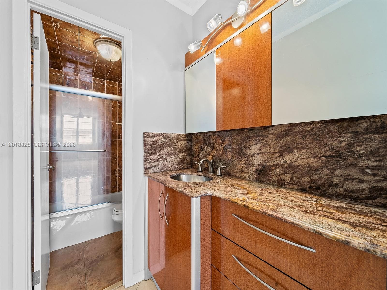 500 Bayview Dr 1421 photo 11