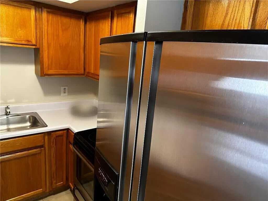105 S Riverside Drive 303 photo 22