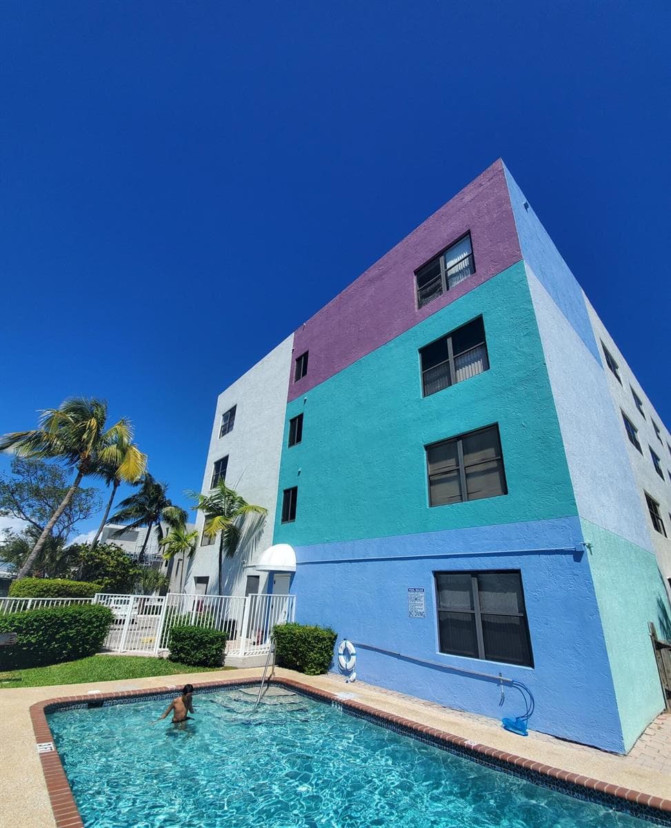 105 S Riverside Drive 303 photo 9