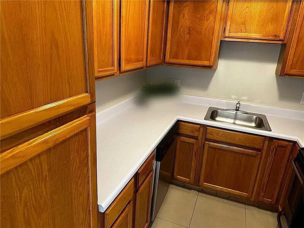 105 S Riverside Drive 303 photo 24